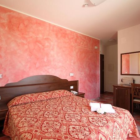 Country House Il Ponte Alba Adriatica Buitenkant foto
