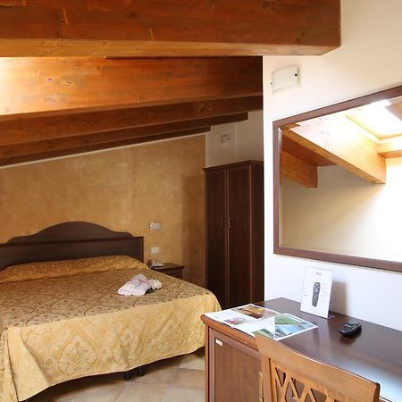 Country House Il Ponte Alba Adriatica Buitenkant foto