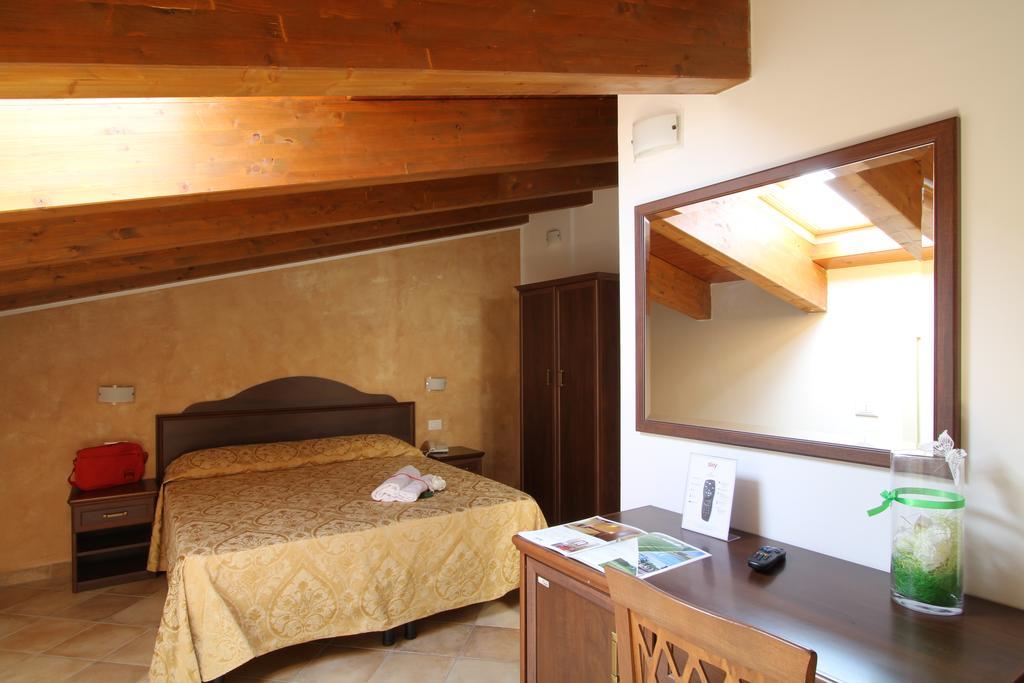Country House Il Ponte Alba Adriatica Buitenkant foto